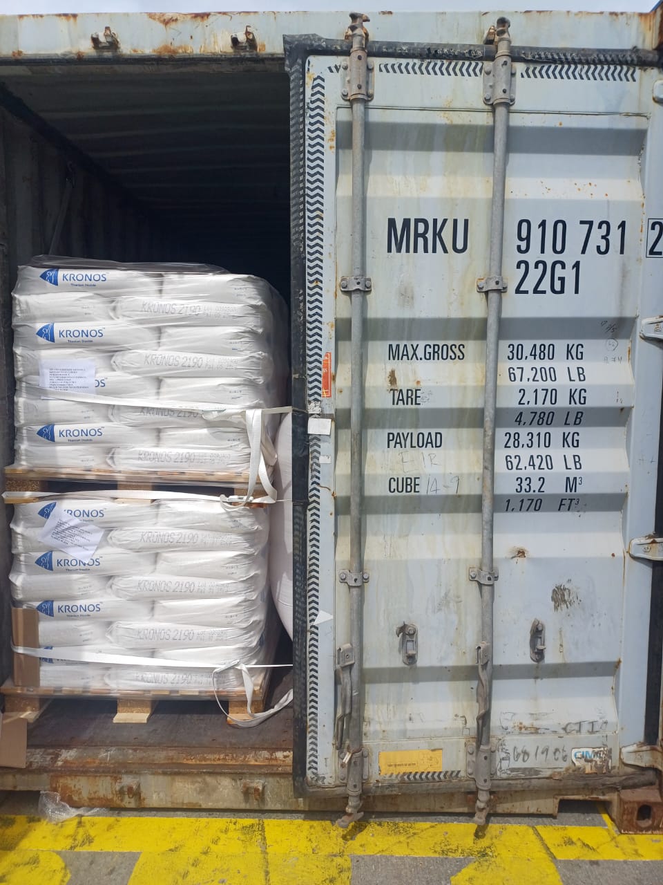 Titanium Dioxide Bagged Cargo Loading